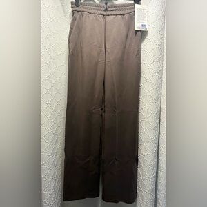 Lululemon woman size 4 softstreme high rise pant regular